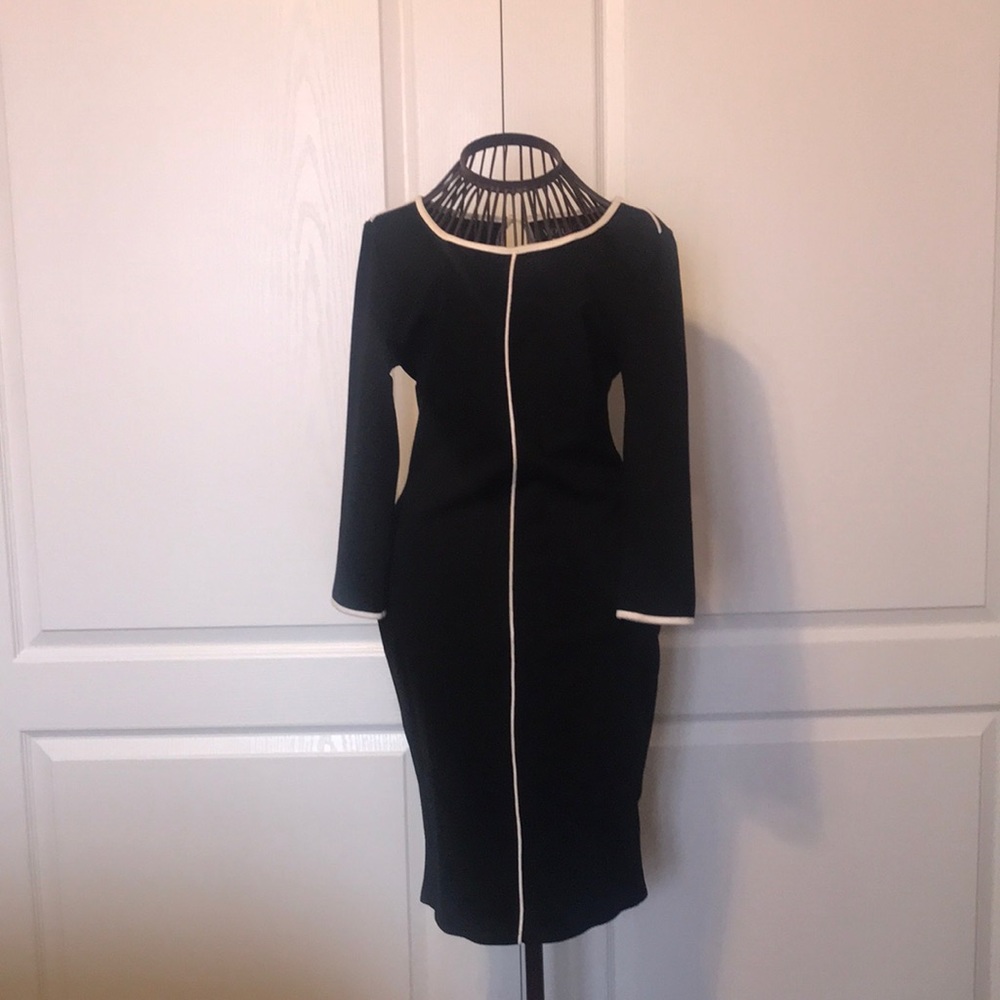 Venus Black w/white dress